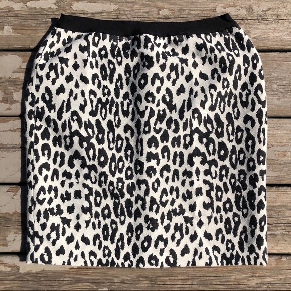 Ann Taylor Dresses & Skirts - Cream & Black Leopard Print Pencil Wiggle Skirt 8